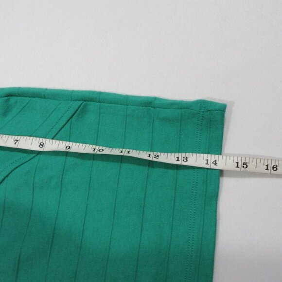 Basic House Bodycon Green Skirt
New - Picture 8 of 9